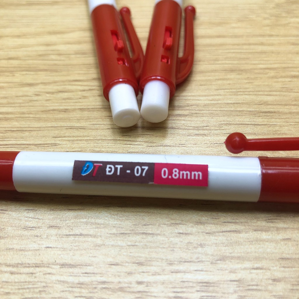 Hộp 20 cây bút bi bấm mực xanh hoặc đỏ - DT07 - viết êm tay mượt mà