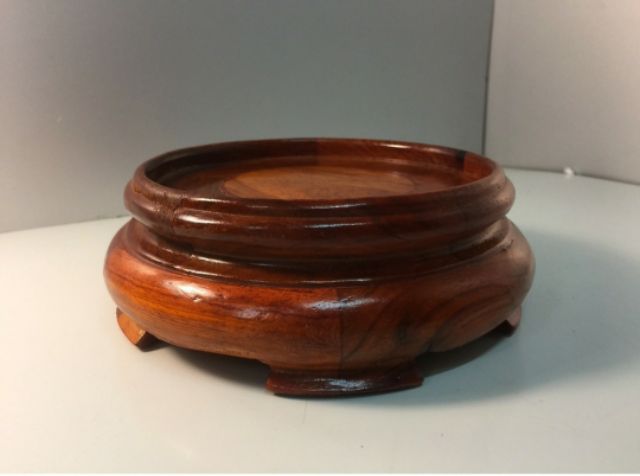 Đế đen kê bát hương, kê tượng