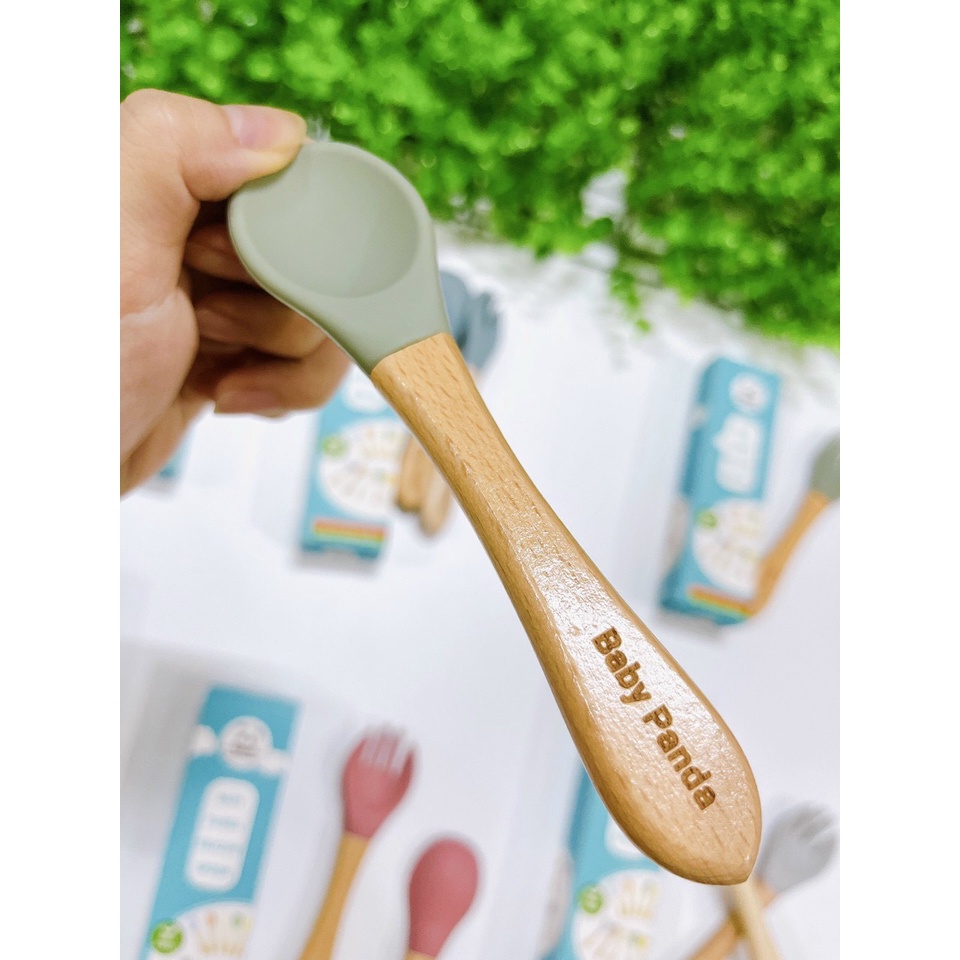 Bộ thìa dĩa cho bé tập xúc bằng silicon tay cầm bằng gỗ Baby Panda - D95