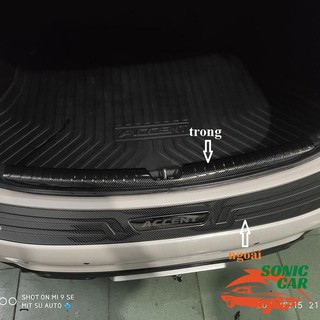 Ốp chống trầy cốp cho xe hyundai accent chất liệu cacbon cao cấp - sonic car