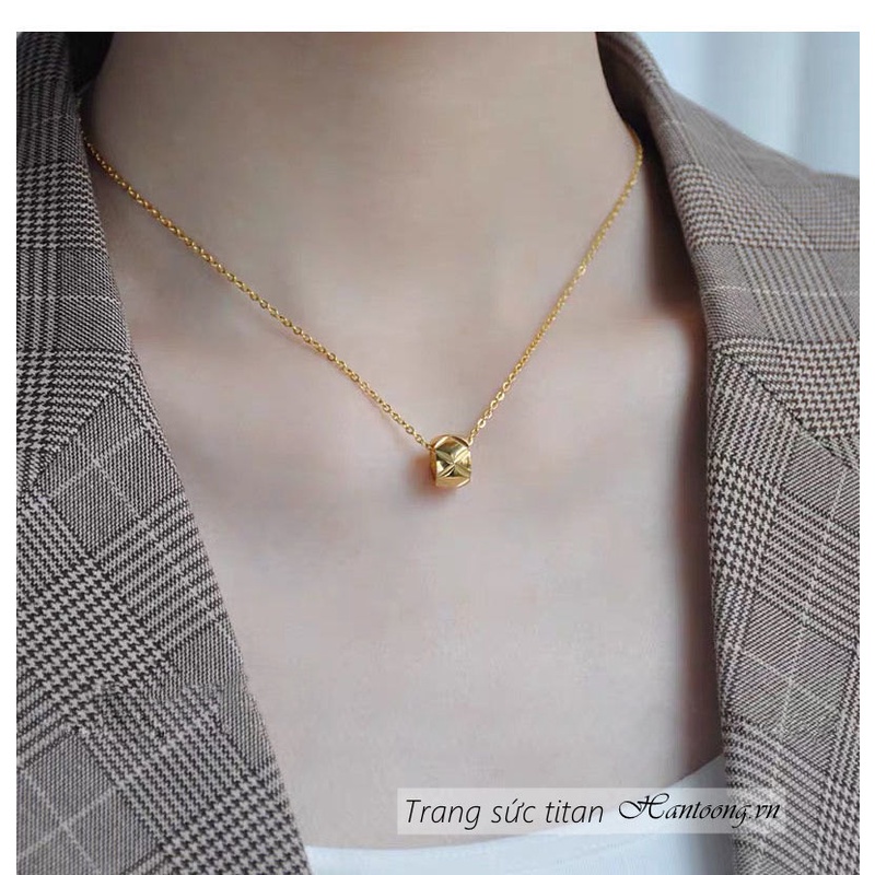 Dây chuyền nữ titan không gỉ mạ vàng 18k thiết kế thời trang thanh lịch mẫu mới 2022