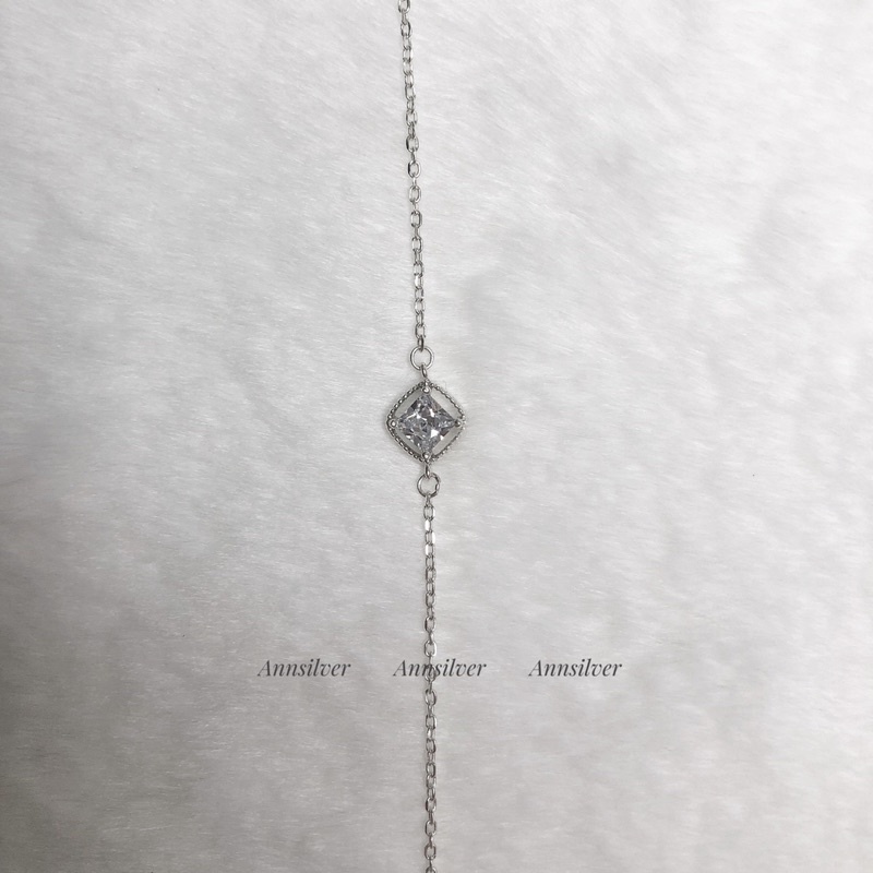 Lắc tay đá vuông L001