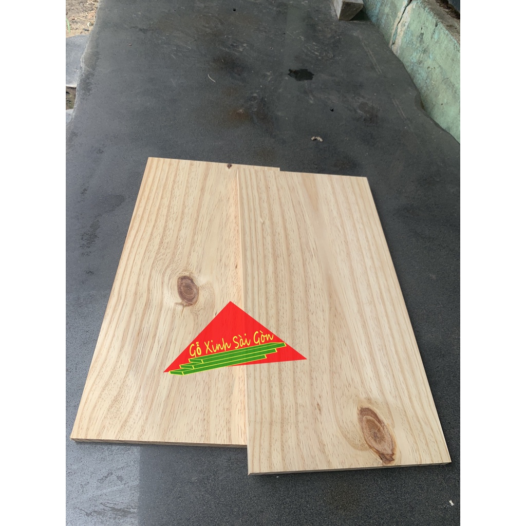 Tấm gỗ thông mặt lớn 24cm, dài 60cm, dày 2cm được bào láng 4 mặt đẹp thích hợp làm kệ, decorde, ốp tường