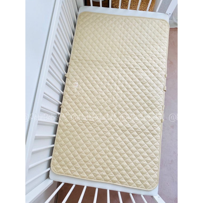 Tấm lót mẫu giáo cho bé Petit Bebe cotton chần bông gấp gọn tiện lợi