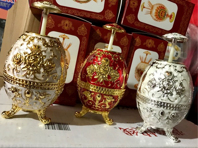 Hộp tăm hợp kim có chân.