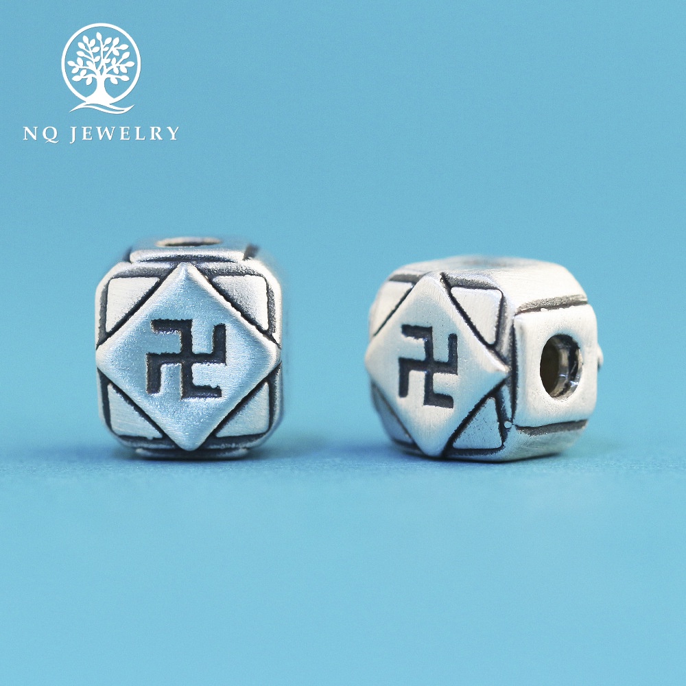 Charm bạc vuông họa tiết chữ vạn - NQ Jewelry