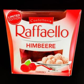 Kẹo Raffaello phiên bản limited xách tay Đức thơm ngon. Hạn sử dụng 12/2019