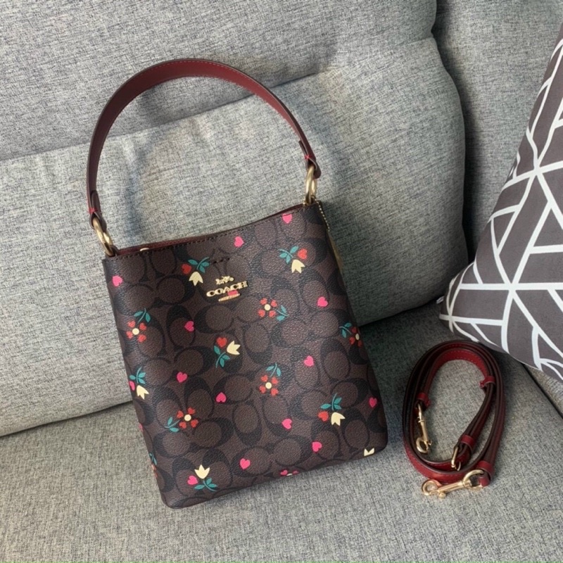 TÚI COACH TOWN BUCKET C7975