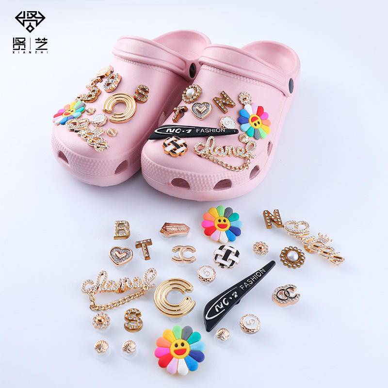 sticker dép crocsCroc Ghim Cài Áo Mặt Hình Cá Sấu DIY jibz croc