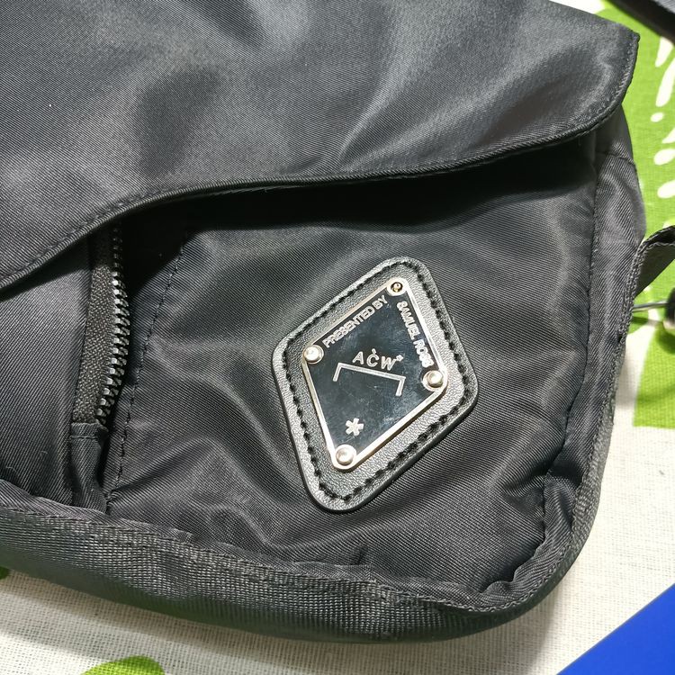 Túi đeo chéo A-COLD-WALL* padded envelope shoulder bag ss21