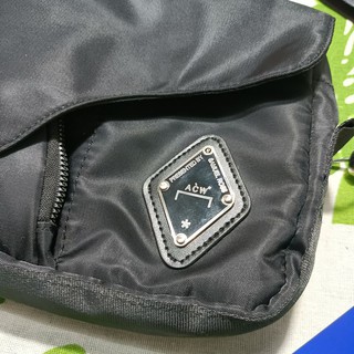 Túi đeo chéo A-COLD-WALL* padded envelope shoulder bag ss21