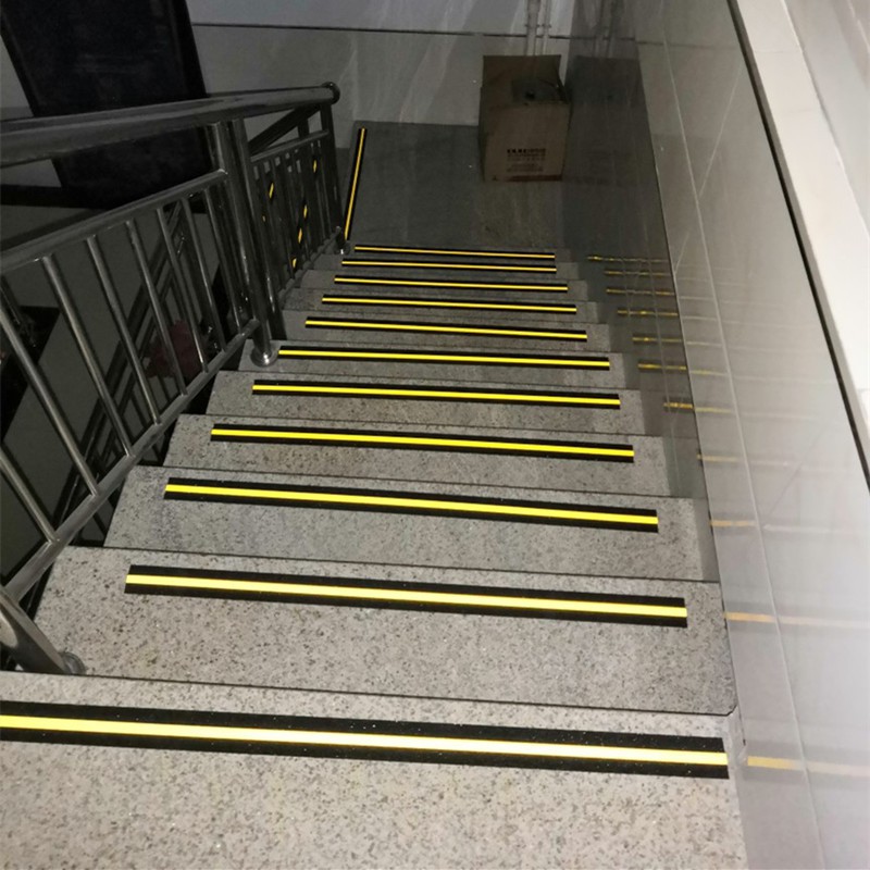 【Có hàng sẵn】5M*5CM Băng dính dạ quang chống trượt cho cầu thang dán nền anti_slip tape chống trơn trượt, kháng hoá | BigBuy360 - bigbuy360.vn