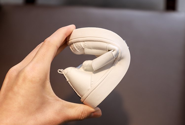 Giày thể thao siêu nhẹ thoáng khí cho bé 2-6 tuổi