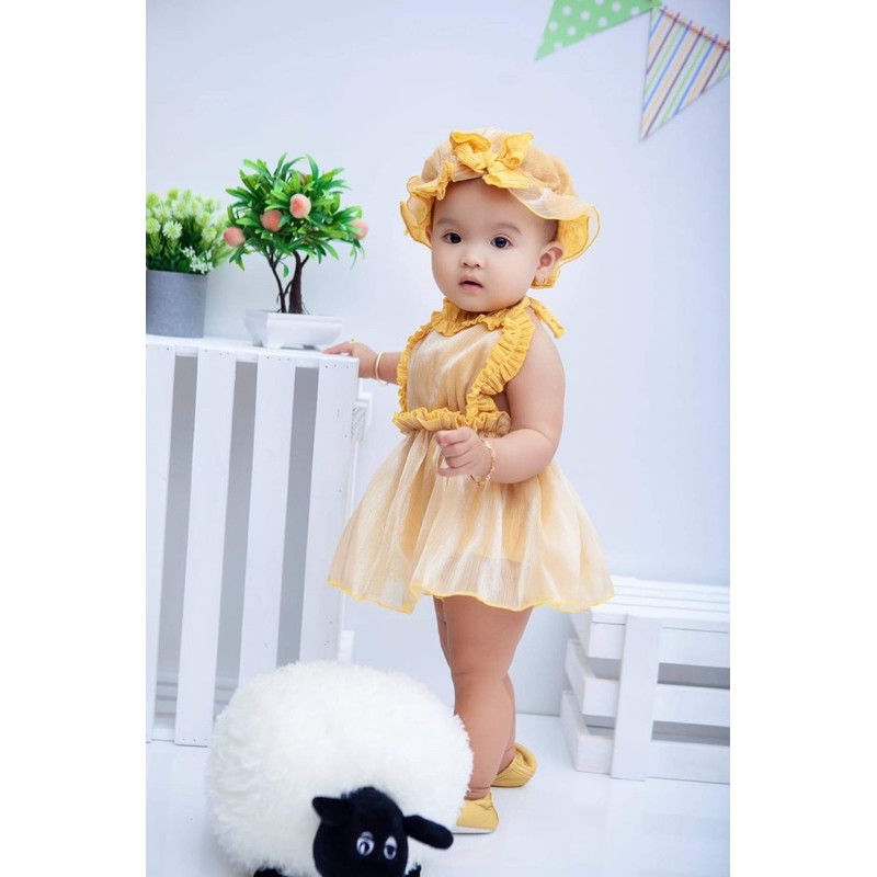 Body Yếm Vàng Bé Gái Sơ Sinh Đến 12kg, Bodysuit Tặng Nón Cho Bé Gái Chất Đũi Xốp Phối Tơ Ánh Nhũ Siêu Sang [A112]