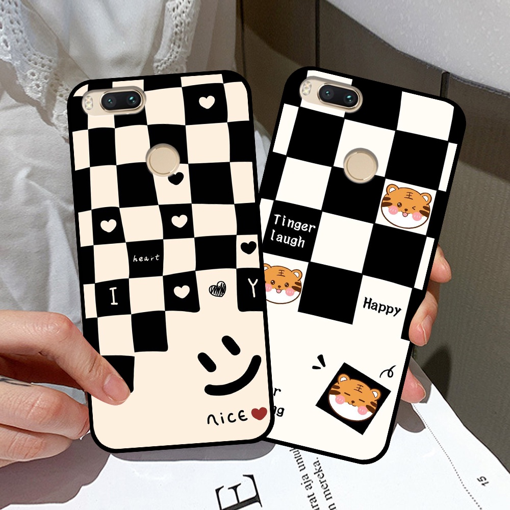 Ốp Xiaomi Mi A1 / Mi 5x in hình sọc caro, họa tiết đen trắng dễ thương