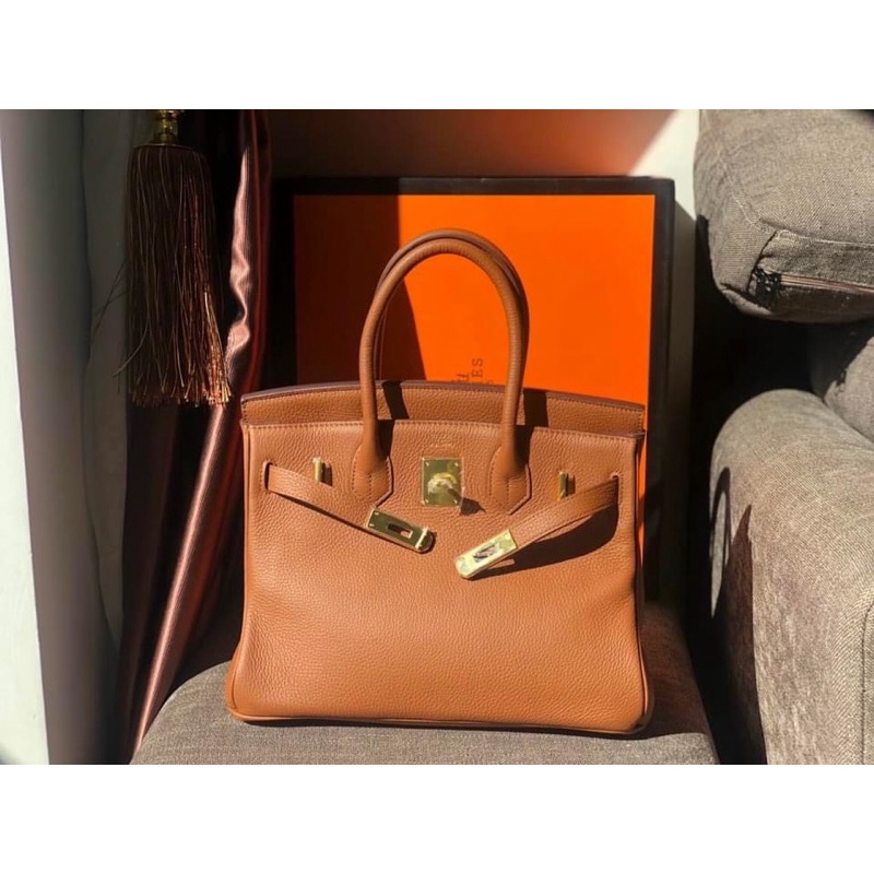 Túi quai xách khoá vàng