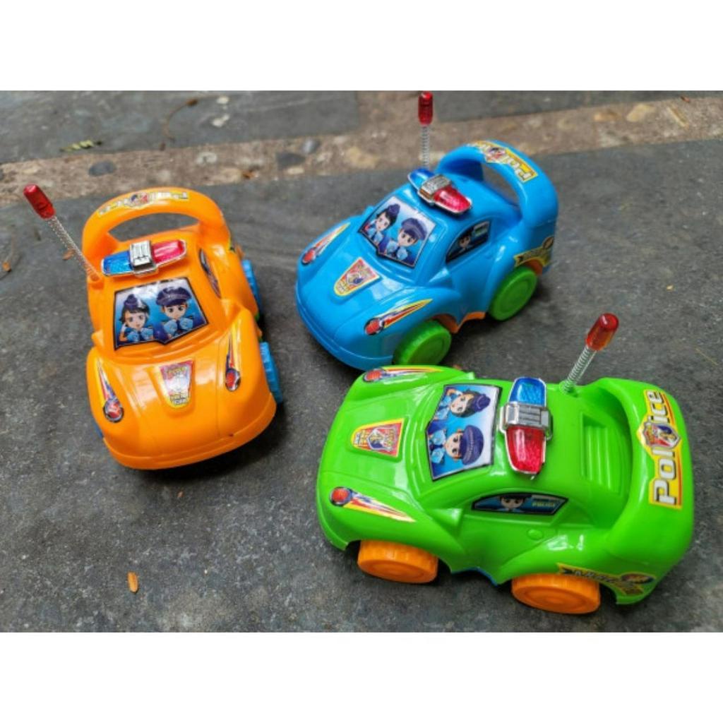 Đồ chơi xe ô tô cảnh sát mini chạy bằng dây cót kêu reng reng