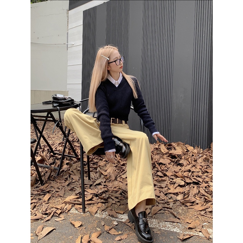 「MOTEL7」 Áo Sweater Ngắn Cổ Chữ V Ôm Dáng + Quần Kaki Ống Rộng Mùa Thu Đông