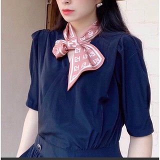 Khăn lụa nhỏ thắt nơ