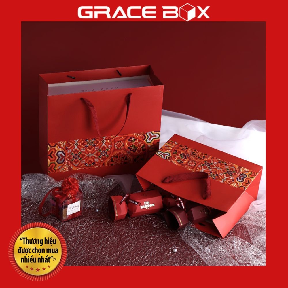 Túi Giấy Quà Tặng Màu Đỏ Các Dịp Lễ Tết - Hoa Văn Lễ Hội Ngũ Sắc May Mắn - Siêu Thị Bao Bì Grace Box