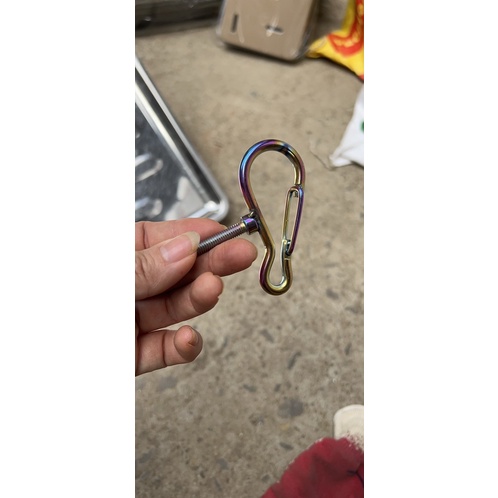 Móc treo đồ Xe máy Titan kiểu Bấm Siêu Chắc