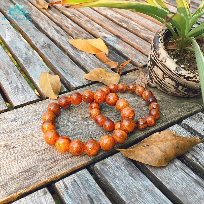 Vòng tay gỗ Huyết Long Phong Thủy