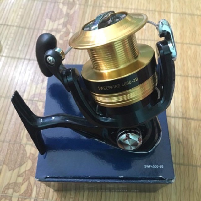 Máy câu cá DAIWA 4000 2b máy cực khoẻ quay mượt y hình giá rẻ