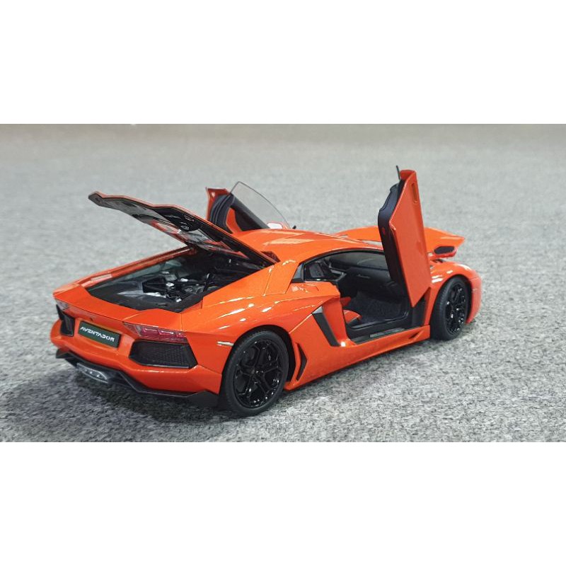 Xe mô hình 🧡 Lamborghini Aventador Lp700 🧡 Tỉ lệ : 1:18 Hãng sản xuất : Welly , Màu Cam