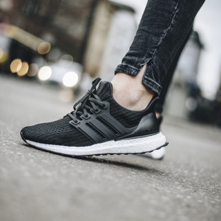 Ultra boost đen đế trắng