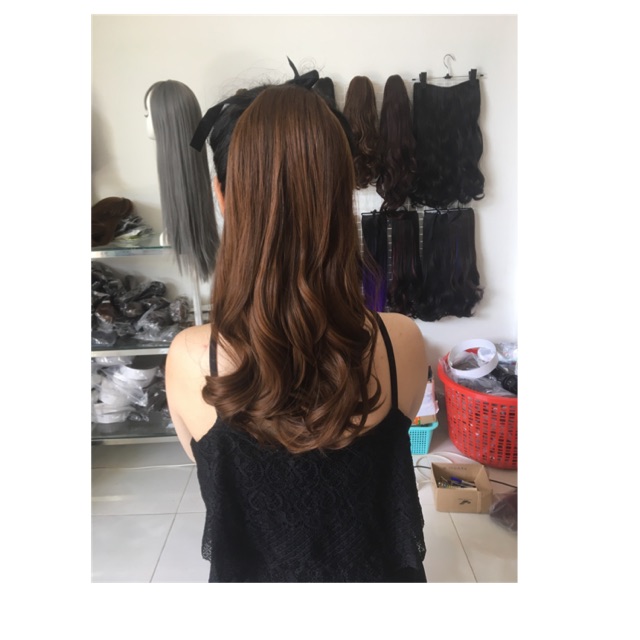 Tóc cột xoăn đuôi