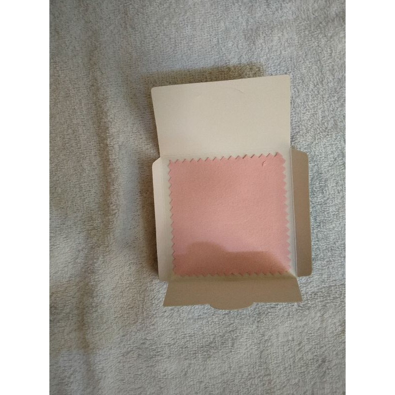 khăn lau nữ trang