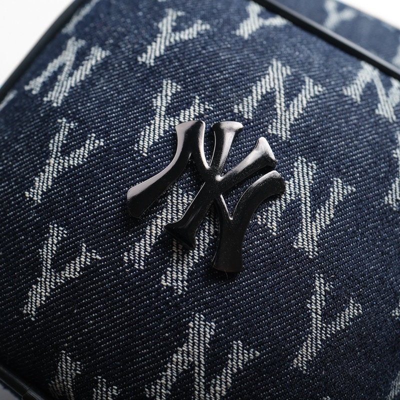 Túi đeo chéo ny mlb denim dáng đứng unisex chất bò có tem mác