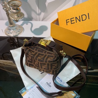 Túi mini Fendi