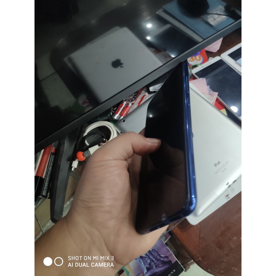 Điện thoại smartphone Redmi 8 Lite chính hãng cấu hình khủng long, giá học sinh cũ zin từ 95-99% ( 7 ngày lỗi đổi )