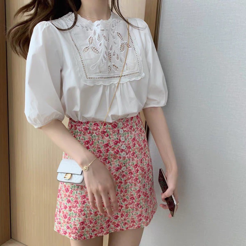 Áo sơ mi nữ trắng tay dài thêu hoa cổ ngực bản to babydoll, Áo sơ mi nữ cộc tay bồng thêu hoa ngực cổ khuy lưng
