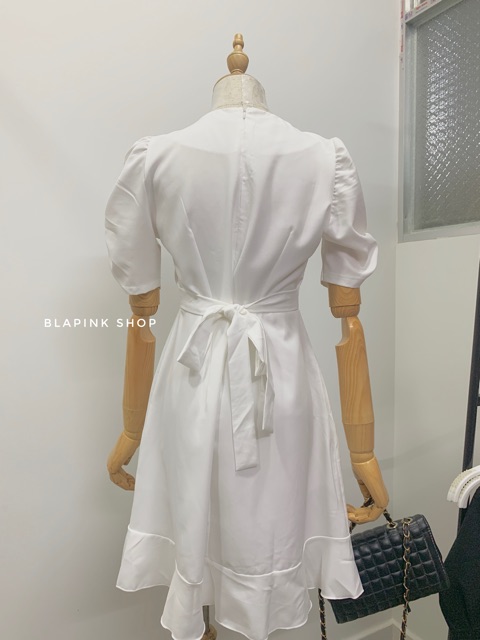 Đầm trắng cổ V đắp tà | BigBuy360 - bigbuy360.vn