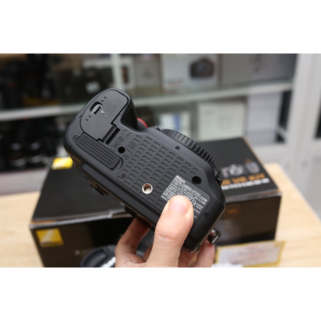 MÁY ẢNH NIKON D7200 + NIKKOR DX 18-140mm f/3.5-5.6G ED VR - DÒNG MÁY ẢNH BÁN CHUYÊN NGHIỆP YÊU THÍCH NHẤT