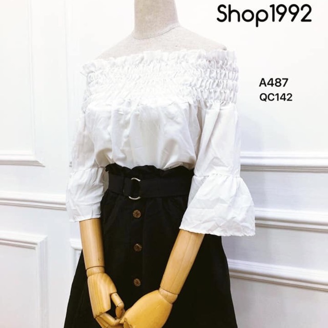 Áo bệt vai tay loe trắng tinh khôi