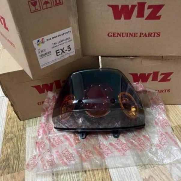 Cụm đuôi đèn hậu, lái WiZ Ex5 gắn xe Dream hàng malay