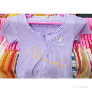 Áo thun gân crop top hoa cúc trắng