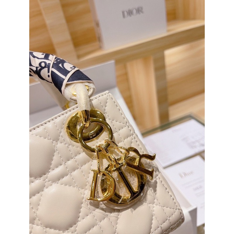 Túi xách diỏr bản da thật tag vàng sz 20 và 17