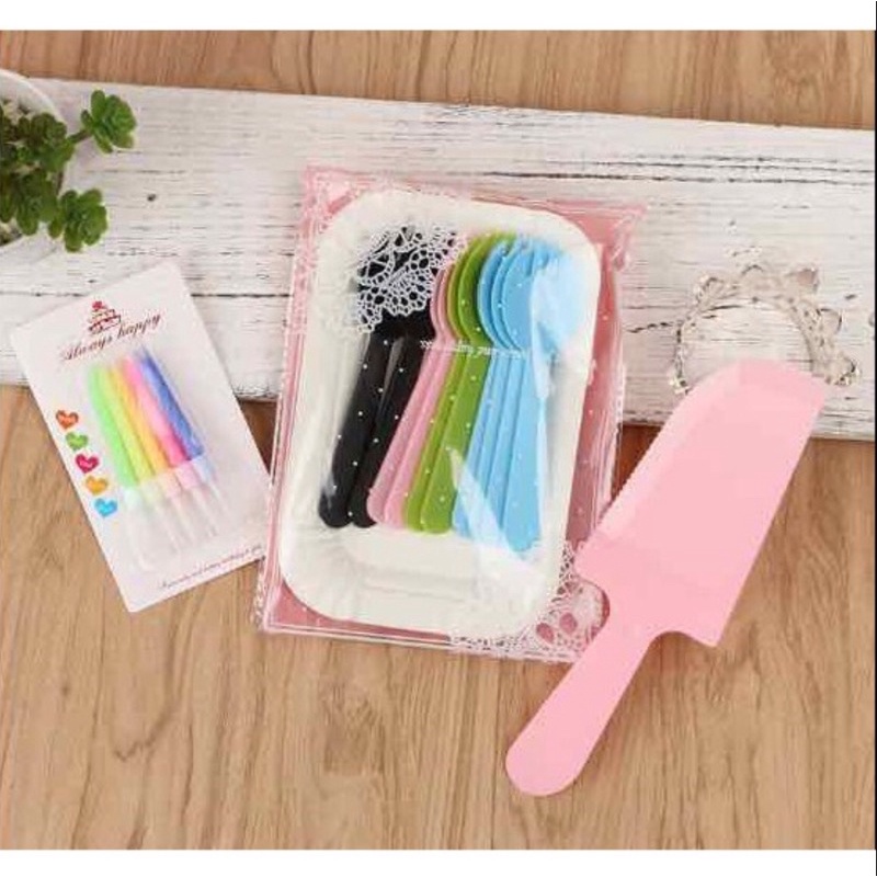 Sale bộ thìa dĩa , dao cắt bánh sinh nhật ,nến, phụ kiện sinh nhật