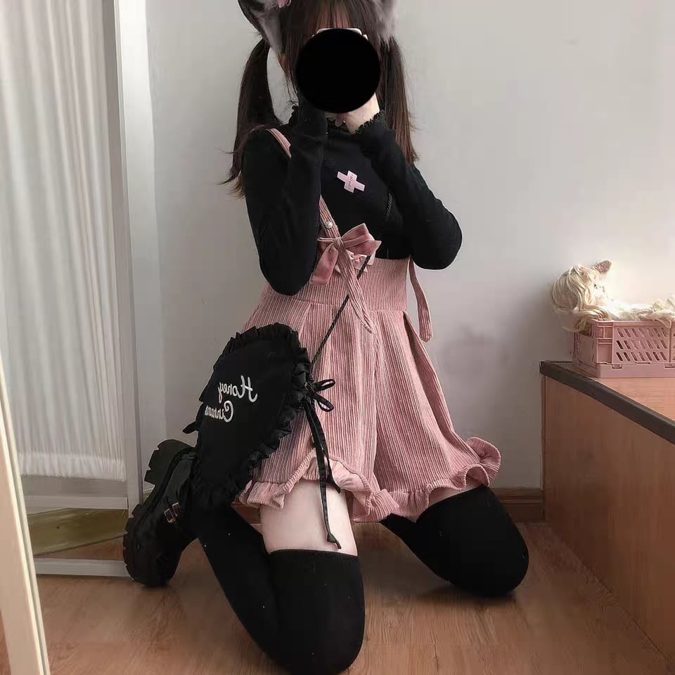 Yếm len phong cách lolita Nhật Bản