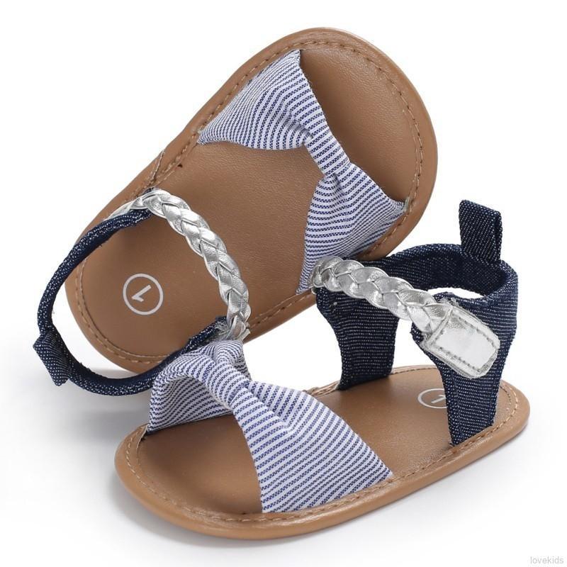 Giày sandal cho bé gái