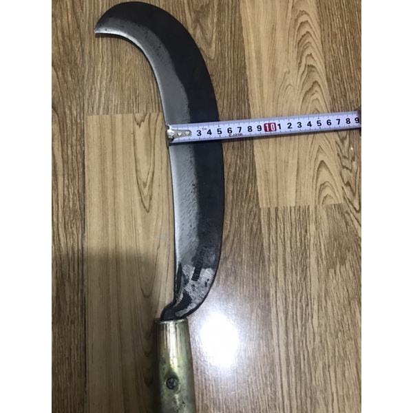 Rựa phát cỏ vườn làm bằng nhíp xe ôtô