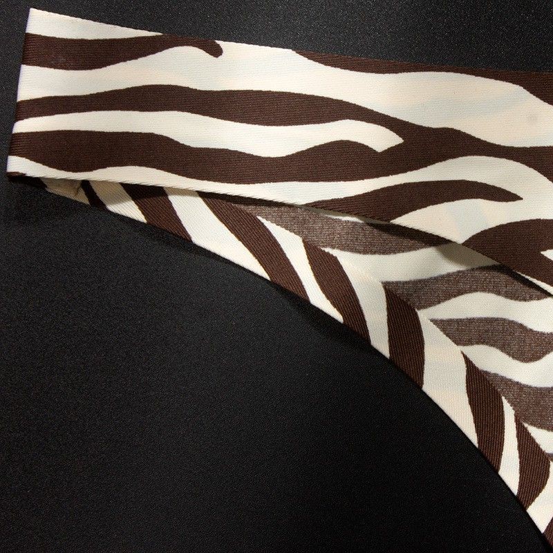 Quần lọt khe cao cấp họa tiết báo âu mỹ | BigBuy360 - bigbuy360.vn