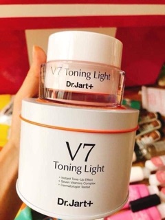 Kem v7 toning light Hàn quốc