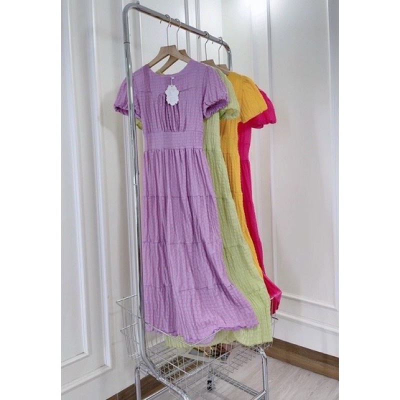 Đầm xốp nhún tay bồng phom xoè