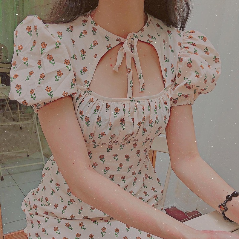 ĐẦM HOA KEM CUT OUT NGỰC TAY BỒNG