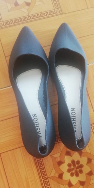 Giày cao su dẻo êm chân tuyệt đối | BigBuy360 - bigbuy360.vn